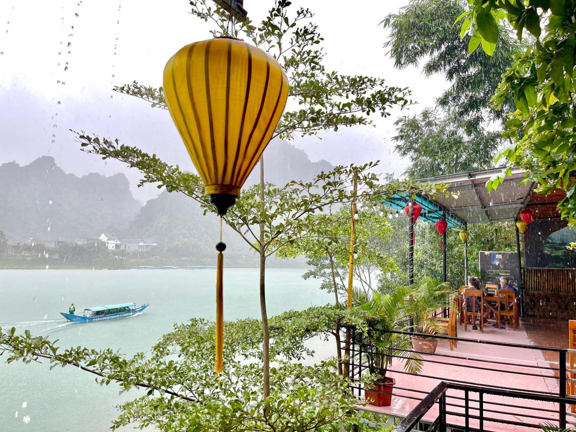 Phong Nha Coco Riverside Hotel Екстериор снимка